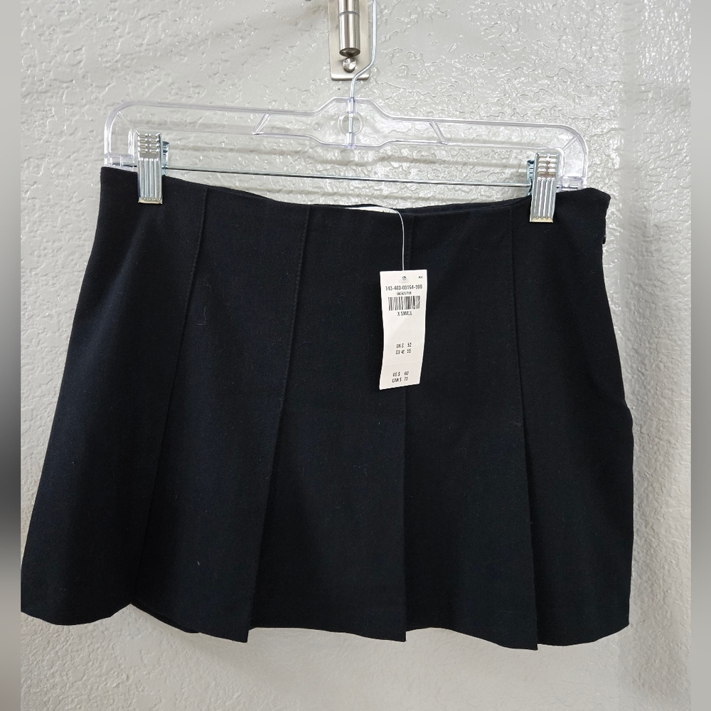 Abercrombie & Fitch Black Pleated Mini Skirt